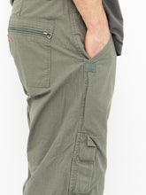 Load image into Gallery viewer, LEVI&#39;S x Deadstock Green Ripstop Cargos (32, L)