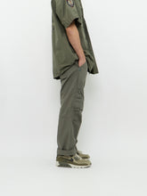 Load image into Gallery viewer, LEVI&#39;S x Deadstock Green Ripstop Cargos (32, L)