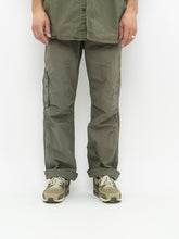 Load image into Gallery viewer, LEVI&#39;S x Deadstock Green Ripstop Cargos (32, L)