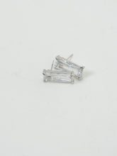 Load image into Gallery viewer, Vintage x Baguette Rhinestone Stud Earrings