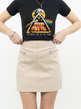 Load image into Gallery viewer, Vintage x Made in Hong Kong x KENNETH COLE Beige Cargo Skirt (S, M)