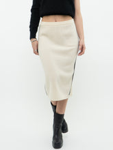 Load image into Gallery viewer, Vintage x Made in Hong Kong x Cream Knit Angora-Wool Skirt (M, L)