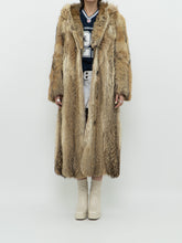 Load image into Gallery viewer, Vintage x Authentic Fur Coat (XS-M)