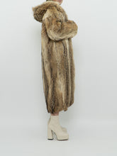 Load image into Gallery viewer, Vintage x Authentic Fur Coat (XS-M)