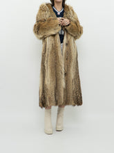 Load image into Gallery viewer, Vintage x Authentic Fur Coat (XS-M)