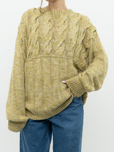 Vintage x Handmade Cozy Yellow-Green Sweater (M-XL)