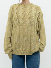 Load image into Gallery viewer, Vintage x Handmade Cozy Yellow-Green Sweater (M-XL)