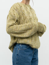 Load image into Gallery viewer, Vintage x Handmade Cozy Yellow-Green Sweater (M-XL)