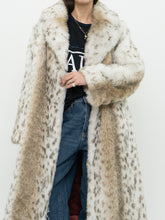 Load image into Gallery viewer, Vintage x Made in Canada x STERLING STALL Faux Fur Coat (XS-M)