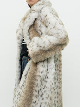 Load image into Gallery viewer, Vintage x Made in Canada x STERLING STALL Faux Fur Coat (XS-M)