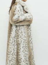 Load image into Gallery viewer, Vintage x Made in Canada x STERLING STALL Faux Fur Coat (XS-M)