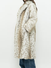 Load image into Gallery viewer, Vintage x Made in Canada x STERLING STALL Faux Fur Coat (XS-M)