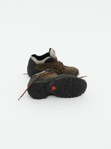 Vintage x NIKE ACG Brown Hiking Shoe (7, 7.5W)