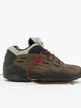 Load image into Gallery viewer, Vintage x NIKE ACG Brown Hiking Shoe (7, 7.5W)