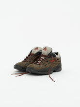 Load image into Gallery viewer, Vintage x NIKE ACG Brown Hiking Shoe (7, 7.5W)