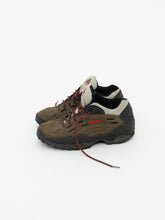 Load image into Gallery viewer, Vintage x NIKE ACG Brown Hiking Shoe (7, 7.5W)