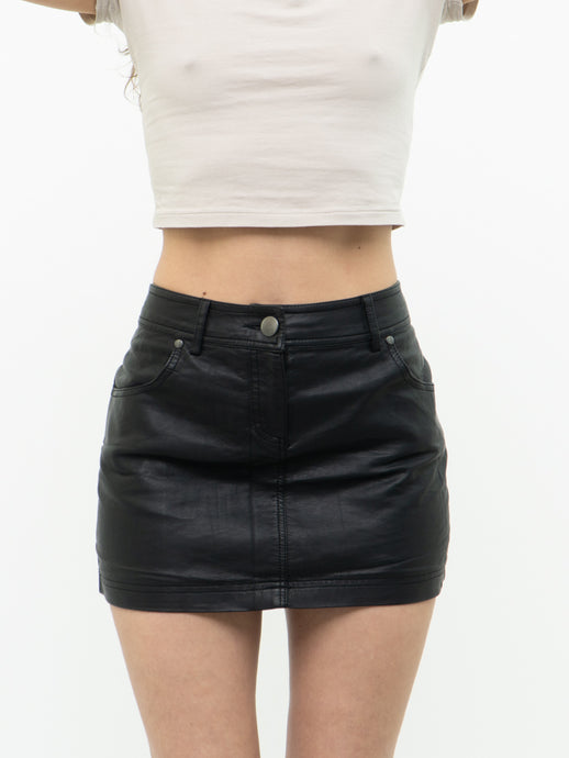 Vintage x Black Faux Leather Mini Skirt (M)