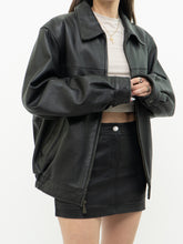 Load image into Gallery viewer, Vintage x ROUND TREE &amp; YORK Black Heavy Leather Bomber Jacket (S-L)