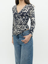 Load image into Gallery viewer, Vintage x Made in Italy x MAX MARA Leopard Top (S, M)