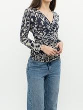 Load image into Gallery viewer, Vintage x Made in Italy x MAX MARA Leopard Top (S, M)