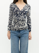 Load image into Gallery viewer, Vintage x Made in Italy x MAX MARA Leopard Top (S, M)