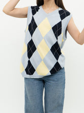 Load image into Gallery viewer, Vintage x Made in Hong Kong x Blue Argyle Cotton Knit Vest (S-L)