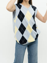 Load image into Gallery viewer, Vintage x Made in Hong Kong x Blue Argyle Cotton Knit Vest (S-L)