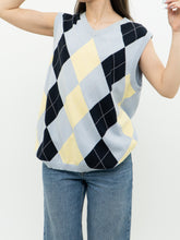 Load image into Gallery viewer, Vintage x Made in Hong Kong x Blue Argyle Cotton Knit Vest (S-L)