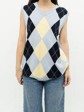 Load image into Gallery viewer, Vintage x Made in Hong Kong x Blue Argyle Cotton Knit Vest (S-L)