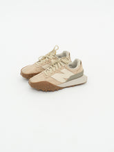 Load image into Gallery viewer, NEW BALANCE x Beige Sneaker (5, 5.5W)