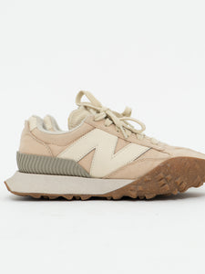 NEW BALANCE x Beige Sneaker (5, 5.5W)