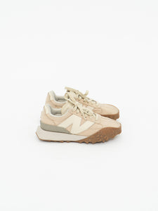 NEW BALANCE x Beige Sneaker (5, 5.5W)