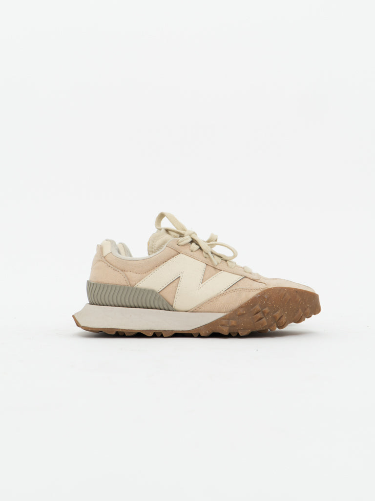 NEW BALANCE x Beige Sneaker (5, 5.5W)