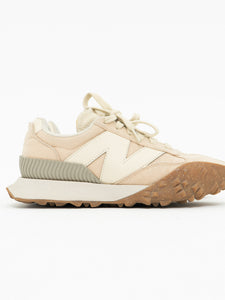 NEW BALANCE x Beige Sneaker (5, 5.5W)