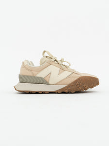 NEW BALANCE x Beige Sneaker (5, 5.5W)