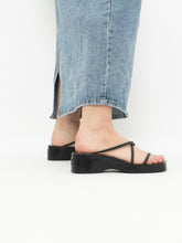 Load image into Gallery viewer, Vintage x BCBG Black Strappy Sandle