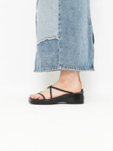 Load image into Gallery viewer, Vintage x BCBG Black Strappy Sandle