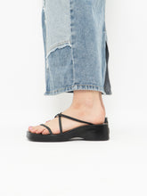 Load image into Gallery viewer, Vintage x BCBG Black Strappy Sandle