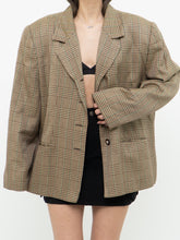 Load image into Gallery viewer, Vintage x Made in Canada x Beige Plaid Woolk &amp; Silk-blend Blazer (M, L)