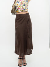 Load image into Gallery viewer, Vintage x Made in Turkey x Brown Linen Midi Skirt (XS, S)