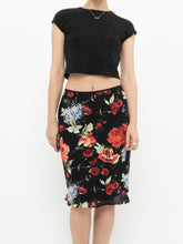 Load image into Gallery viewer, Vintage x Made in Canada x LOUBEN Black Floral Midi Skirt (XS, S)