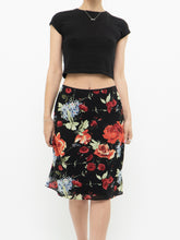 Load image into Gallery viewer, Vintage x Made in Canada x LOUBEN Black Floral Midi Skirt (XS, S)