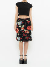 Load image into Gallery viewer, Vintage x Made in Canada x LOUBEN Black Floral Midi Skirt (XS, S)