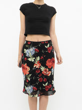 Load image into Gallery viewer, Vintage x Made in Canada x LOUBEN Black Floral Midi Skirt (XS, S)