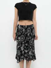 Load image into Gallery viewer, Vintage x Reversible Floral Chiffon Midi Skirt (XS, S)