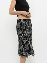 Load image into Gallery viewer, Vintage x Reversible Floral Chiffon Midi Skirt (XS, S)