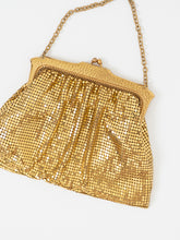 Load image into Gallery viewer, Vintage x Made in USA x WHITING AND DAVIS Chainlink Gold Clutch