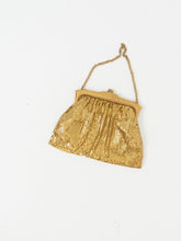 Load image into Gallery viewer, Vintage x Made in USA x WHITING AND DAVIS Chainlink Gold Clutch