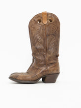 Load image into Gallery viewer, Vintage x LAREDO Dark Brown Worn Leather Boots (8.5, 9W)