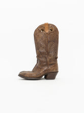 Load image into Gallery viewer, Vintage x LAREDO Dark Brown Worn Leather Boots (8.5, 9W)